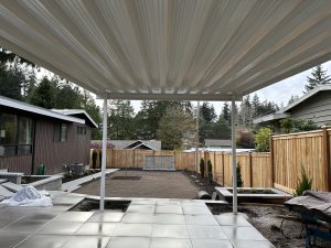 Freestanding V Pan Cover With Smooth White Finish Finish In Bellevue 2